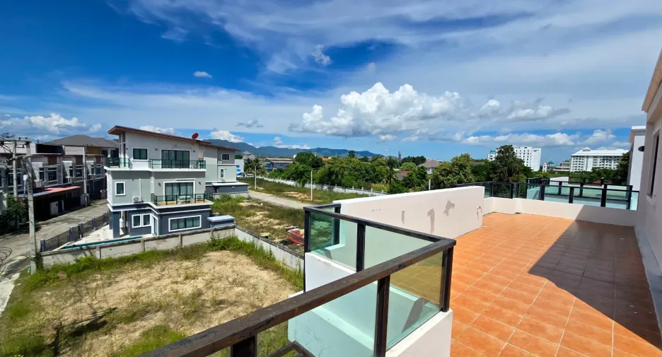 For rent 4 bedrooms villa in Cha Am, Phetchaburi