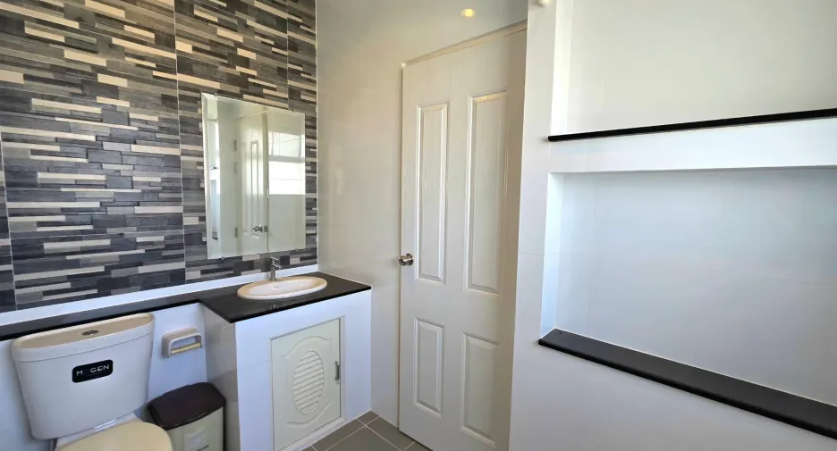 For rent 4 bedrooms villa in Cha Am, Phetchaburi