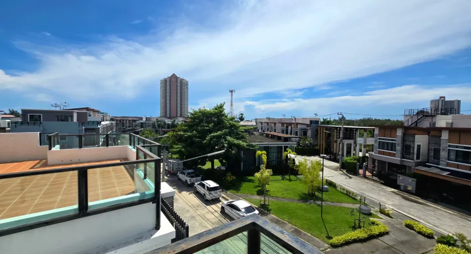 For rent 4 bedrooms villa in Cha Am, Phetchaburi