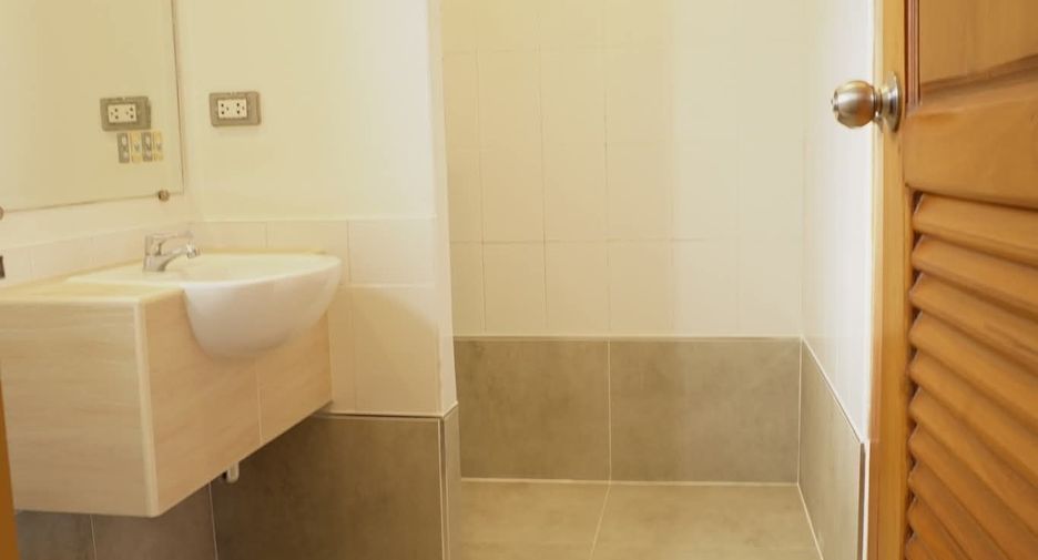 Аренда 3 спальни дом в Сан Кампаенг, Чианг Маи
