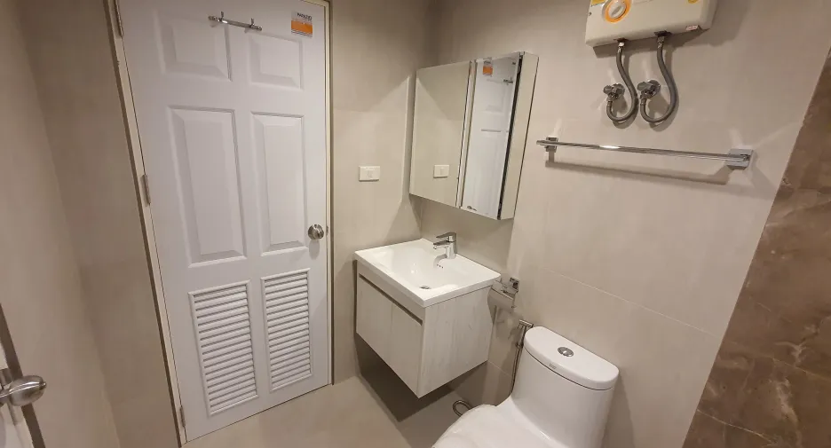 Condo en venta de 2 habitaciones en Yan Nawa, Bangkok