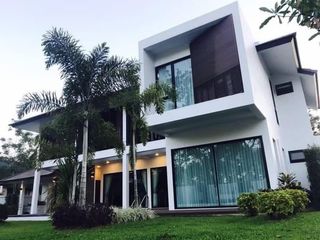 Продажа и аренда 4 спальни вилла в Mueang Chiang Mai, Чианг Маи