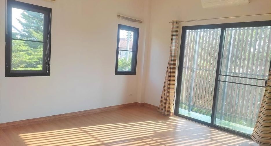 À vendre et à louer 3 chambres maison à San Kamphaeng, Chiang Mai