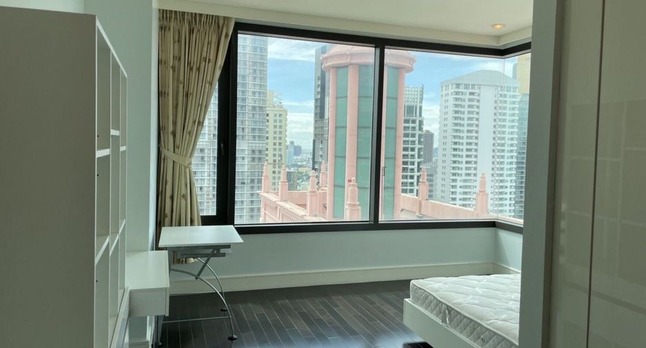 À vendre et à louer 3 chambres condo à Khlong Toei, Bangkok