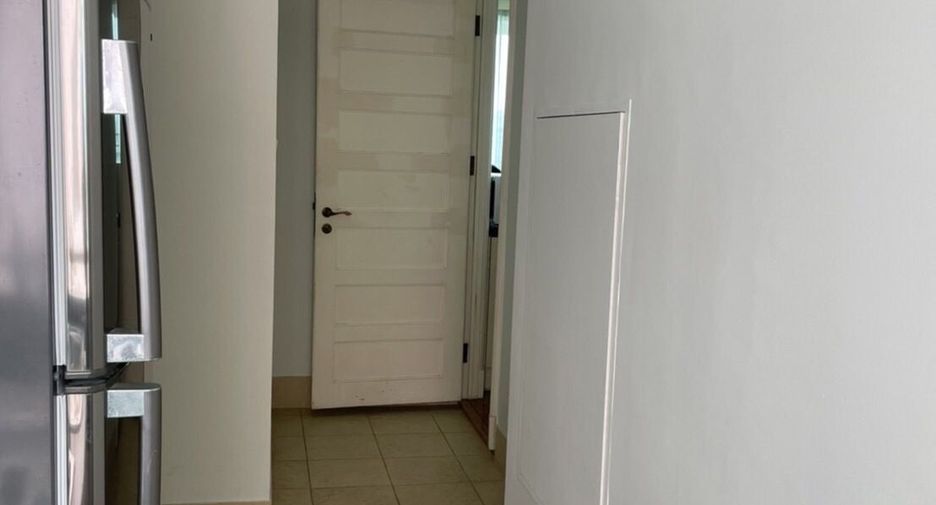 À vendre et à louer 3 chambres condo à Khlong Toei, Bangkok
