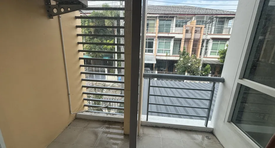 For rent 3 bedrooms townhouse in Cha Am, Phetchaburi
