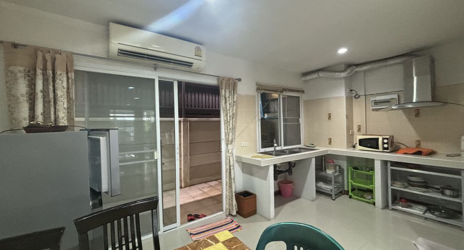 For rent 3 bedrooms townhouse in Cha Am, Phetchaburi