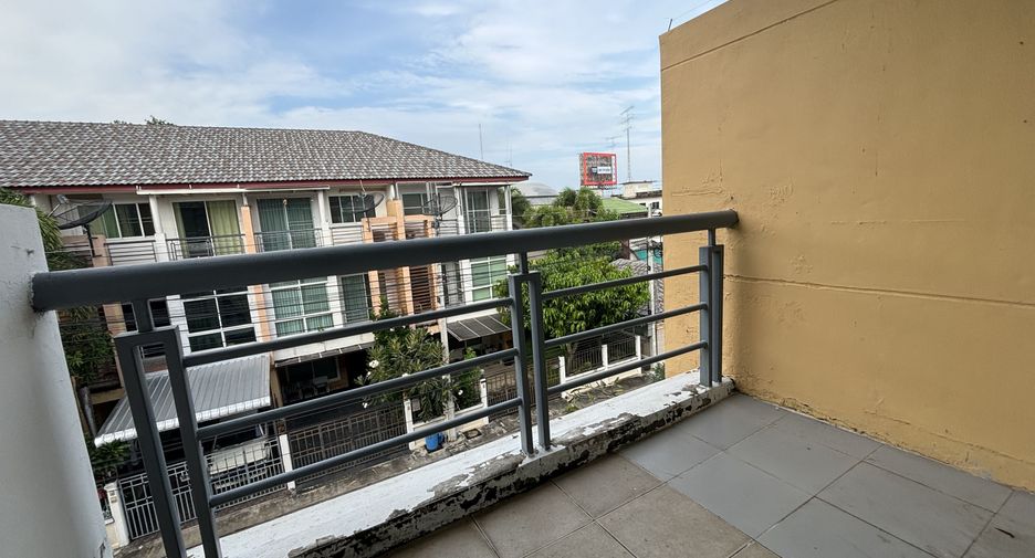 For rent 3 bedrooms townhouse in Cha Am, Phetchaburi