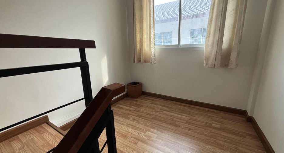 For rent 3 bedrooms townhouse in Cha Am, Phetchaburi
