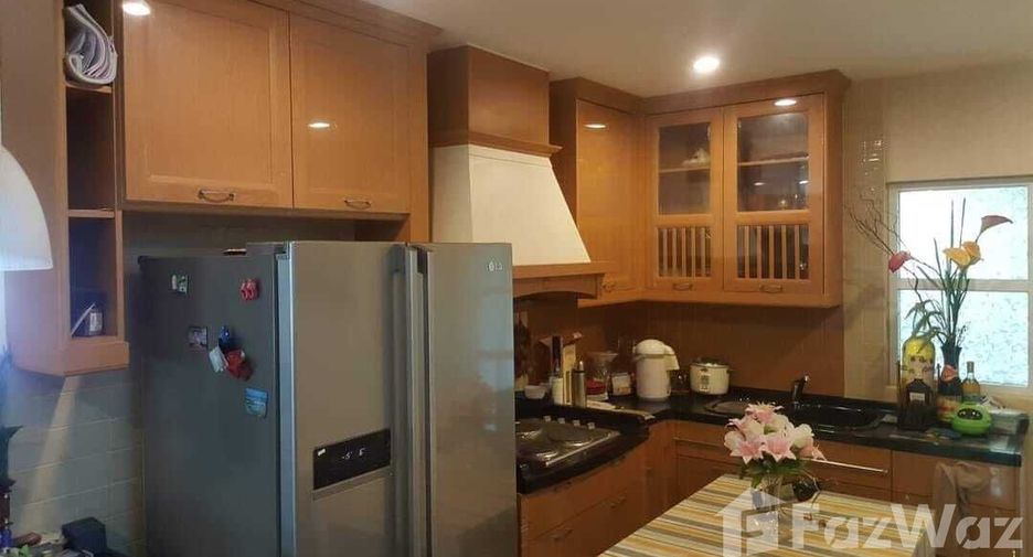 Haus zum Kauf mit 4 Zimmer in Mueang Chiang Mai, Chiang Mai
