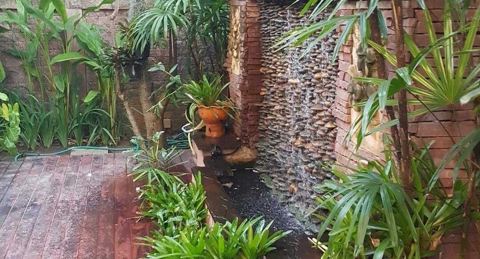 Haus zum Kauf mit 4 Zimmer in Mueang Chiang Mai, Chiang Mai