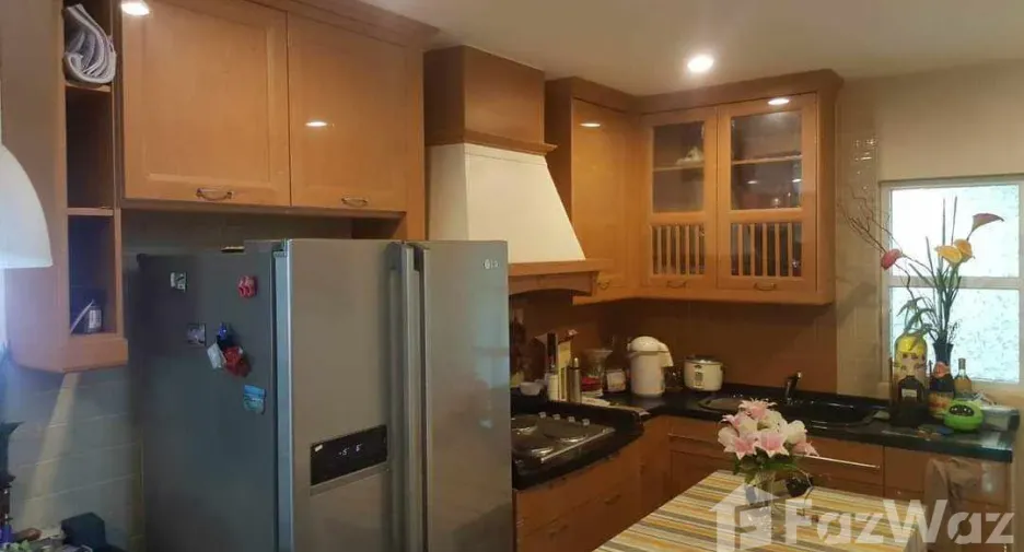 Haus zum Kauf mit 4 Zimmer in Mueang Chiang Mai, Chiang Mai