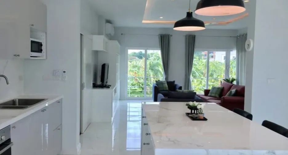 For sale and for rent 4 bedrooms house in Huai Khwang, Bangkok
