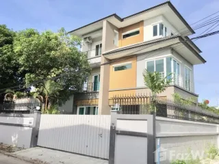Haus zum Kauf und zur Miete mit 4 Zimmer in Huai Khwang, Bangkok