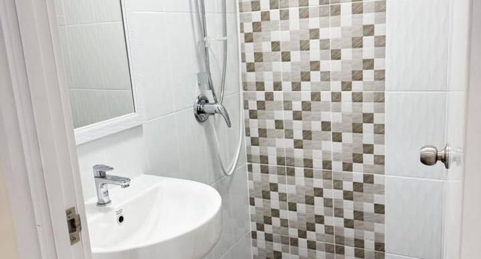For rent 3 bedrooms townhouse in Mueang Chiang Mai, Chiang Mai
