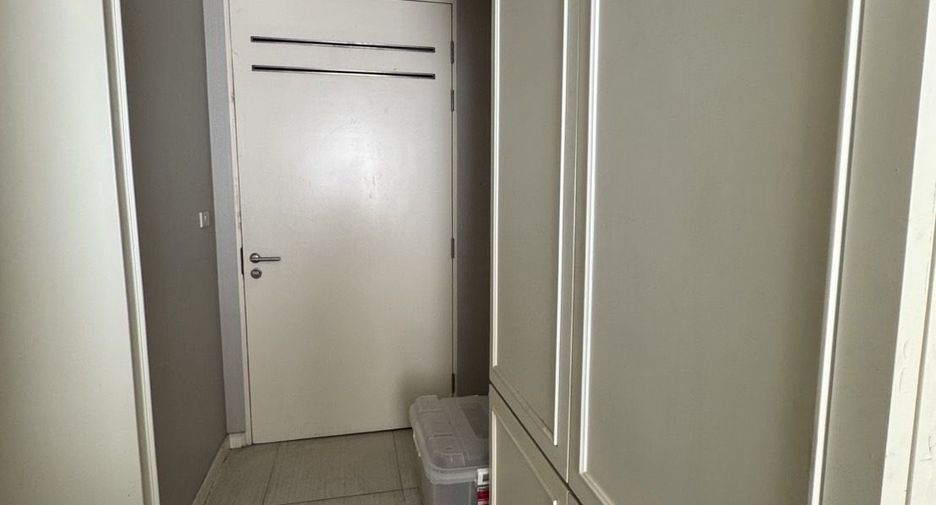 À vendre 2 chambres condo à Yan Nawa, Bangkok