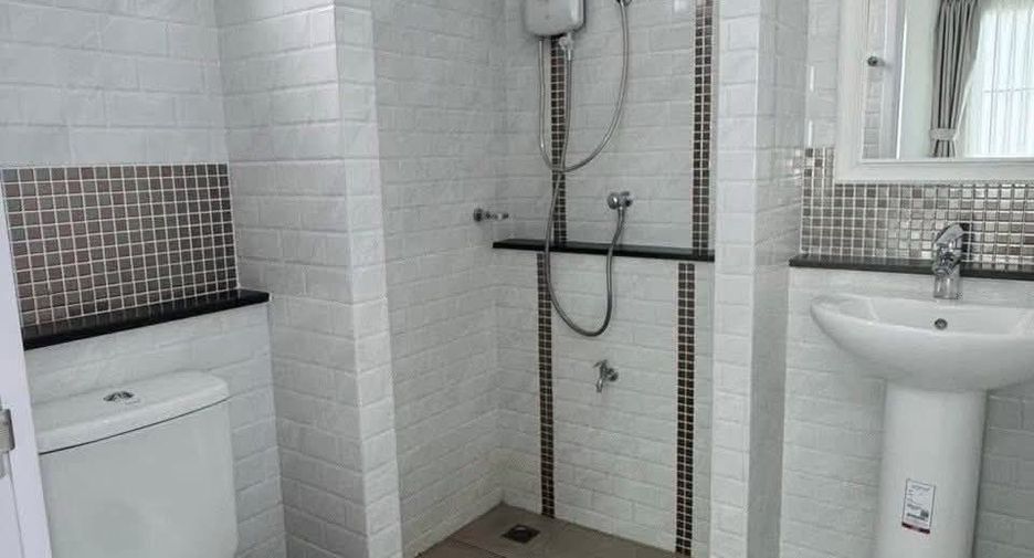 Casa en venta de 4 habitaciones en Hang Dong, Chiang Mai