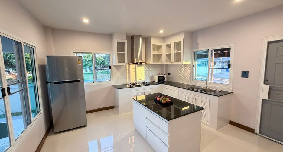 For rent 4 bedrooms house in San Sai, Chiang Mai