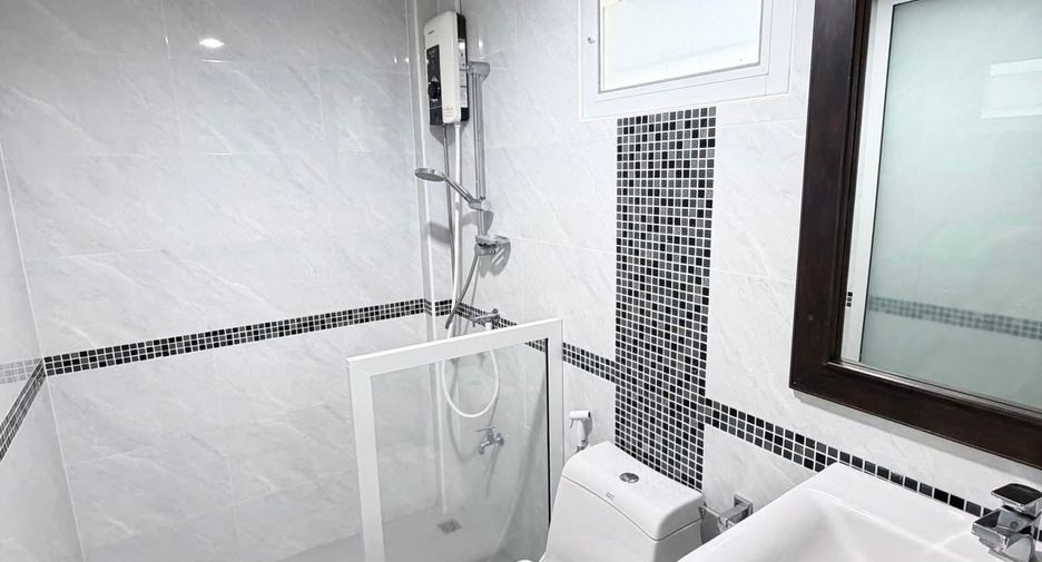 For rent 4 bedrooms house in San Sai, Chiang Mai