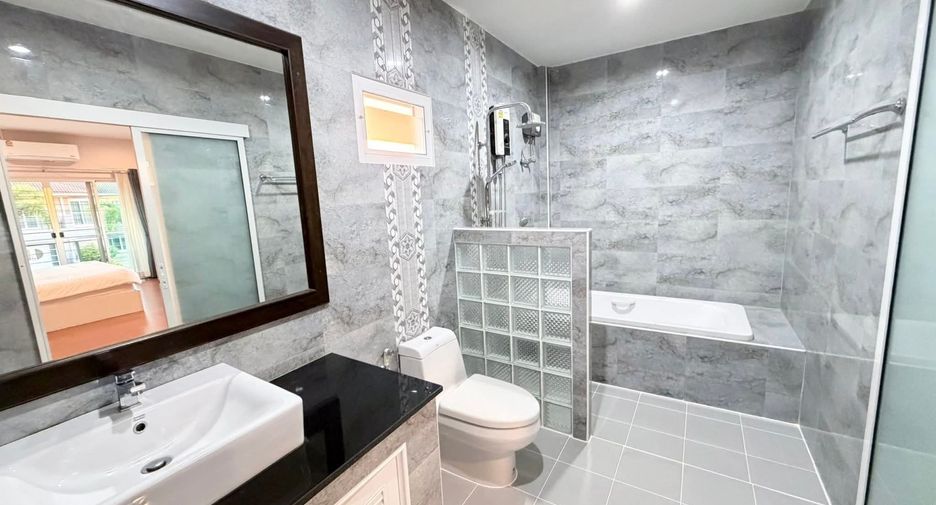 For rent 4 bedrooms house in San Sai, Chiang Mai