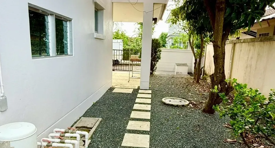 For rent 3 bedrooms house in Mueang Chiang Mai, Chiang Mai
