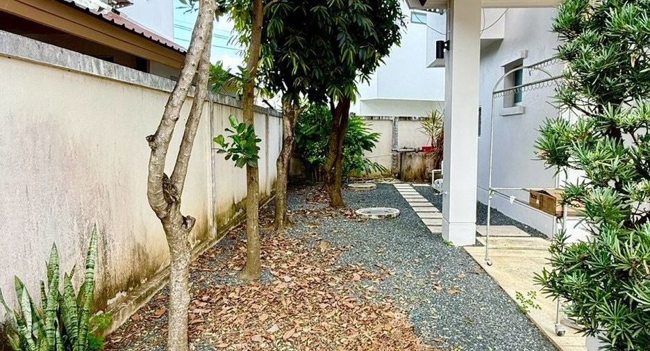 For rent 3 bedrooms house in Mueang Chiang Mai, Chiang Mai