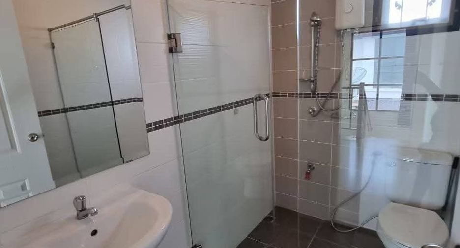 For sale and for rent 3 bedrooms house in Bang Lamung, Chonburi