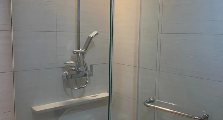 For sale 3 bedrooms condo in Khlong Toei, Bangkok