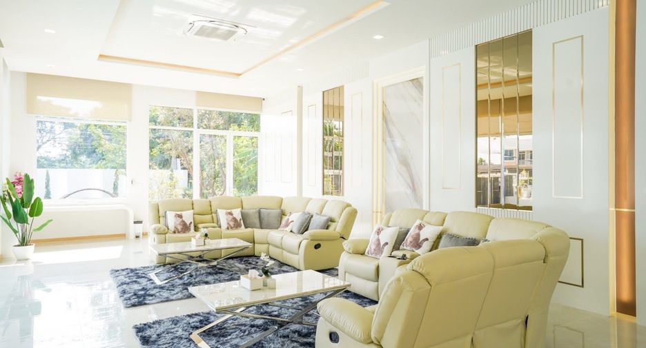 For sale 6 bedrooms villa in Saraphi, Chiang Mai