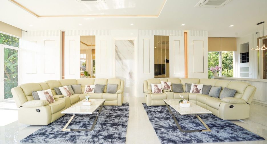 For sale 6 bedrooms villa in Saraphi, Chiang Mai