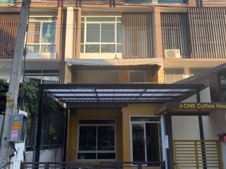 For rent 5 bedrooms retail Space in Mueang Chiang Mai, Chiang Mai