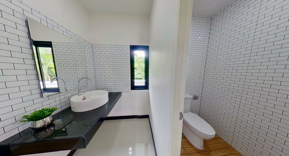 For sale 3 bedrooms house in Saraphi, Chiang Mai