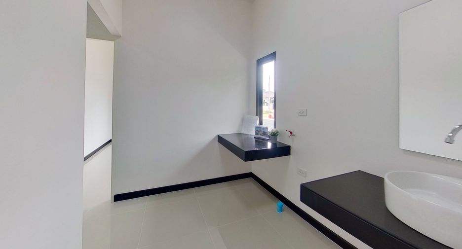 For sale 3 bedrooms house in Saraphi, Chiang Mai