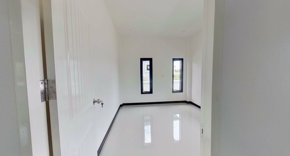 For sale 3 bedrooms house in Saraphi, Chiang Mai