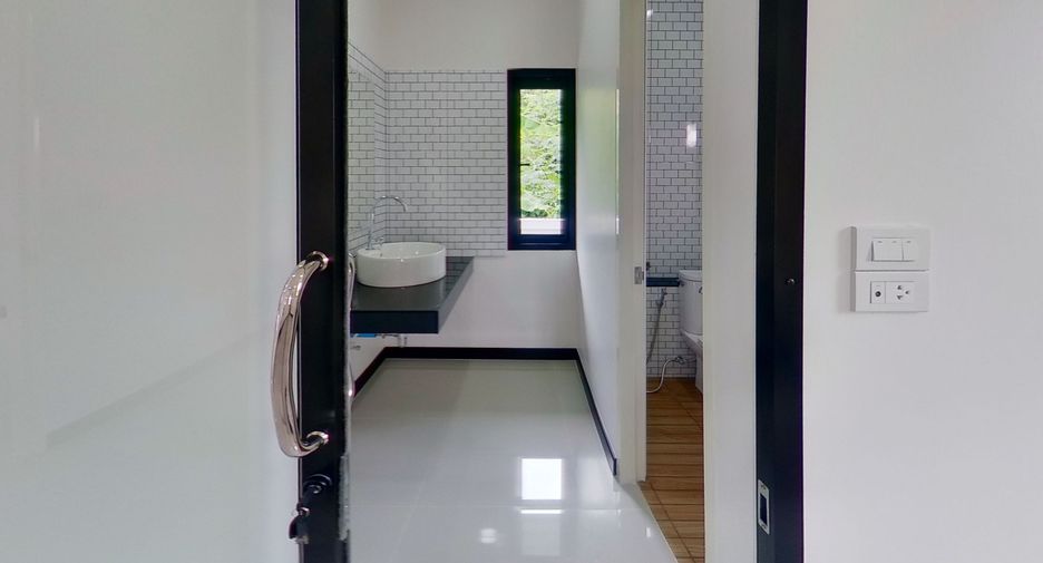For sale 3 bedrooms house in Saraphi, Chiang Mai