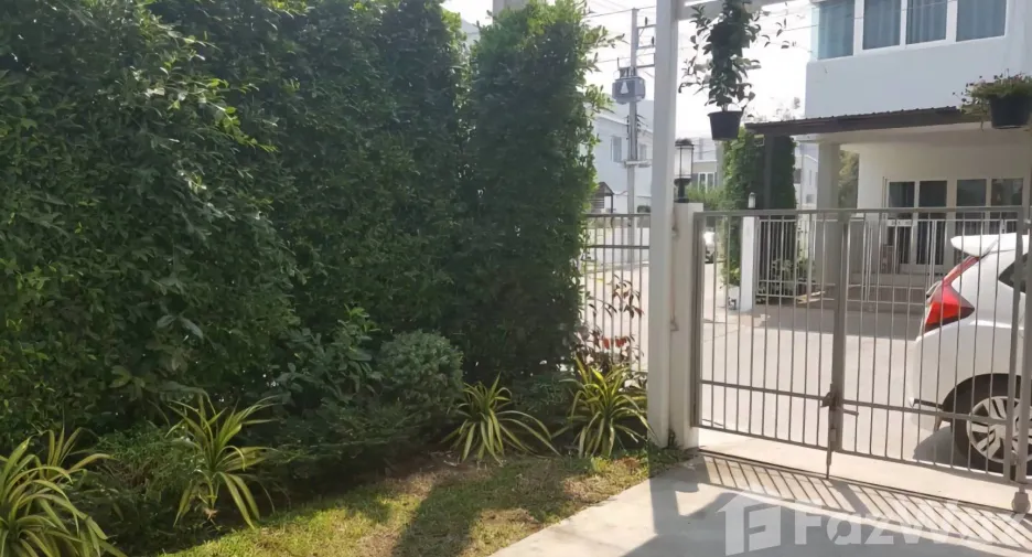 For rent 3 bedrooms townhouse in Mueang Chiang Mai, Chiang Mai