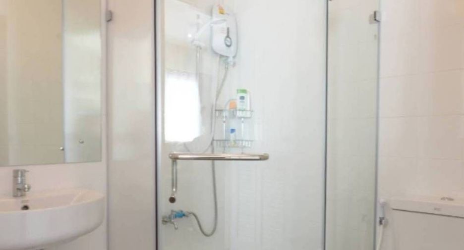 For rent 3 bedrooms townhouse in Mueang Chiang Mai, Chiang Mai