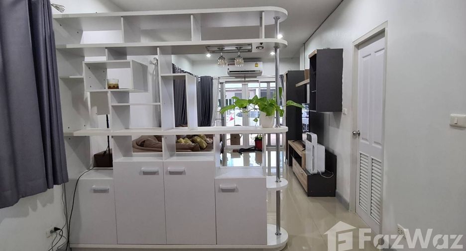 For rent 3 bedrooms townhouse in Mueang Chiang Mai, Chiang Mai