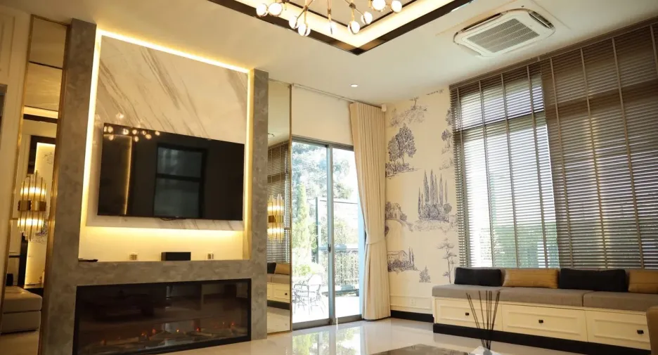 For sale and for rent 5 bedrooms house in Lat Krabang, Bangkok