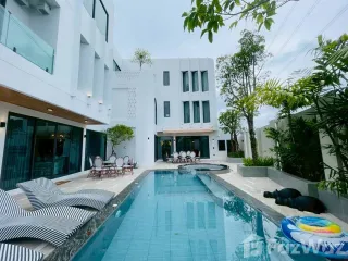 For sale 8 bedrooms villa in San Sai, Chiang Mai