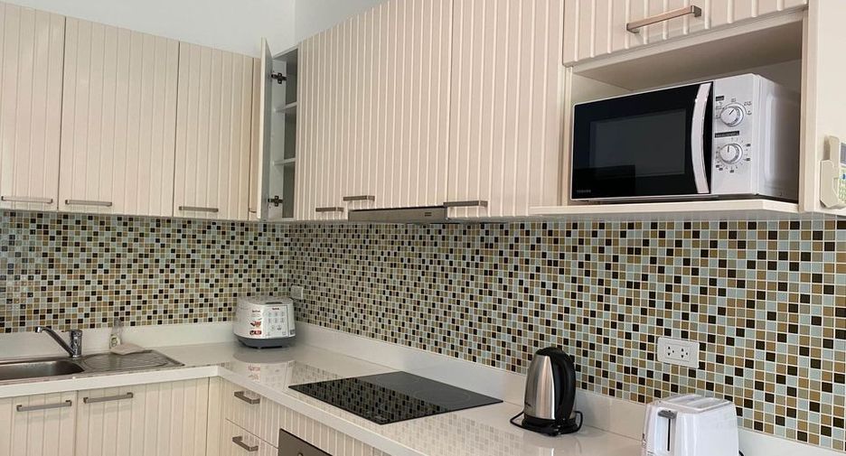 For rent 3 bedrooms townhouse in Kathu, Phuket