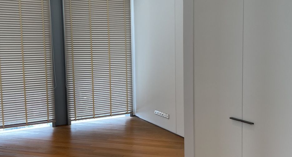 For sale 3 bedrooms condo in Sathon, Bangkok