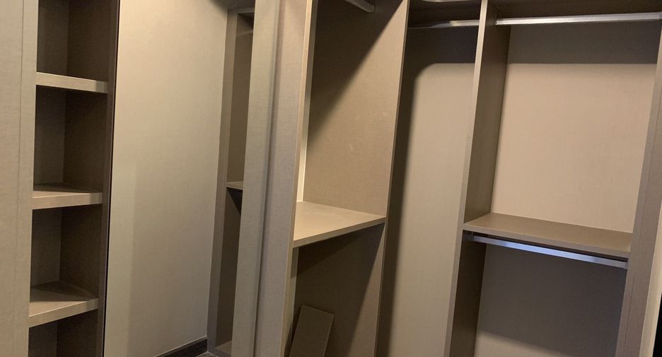 À vendre et à louer 2 chambres condo à Lat Phrao, Bangkok