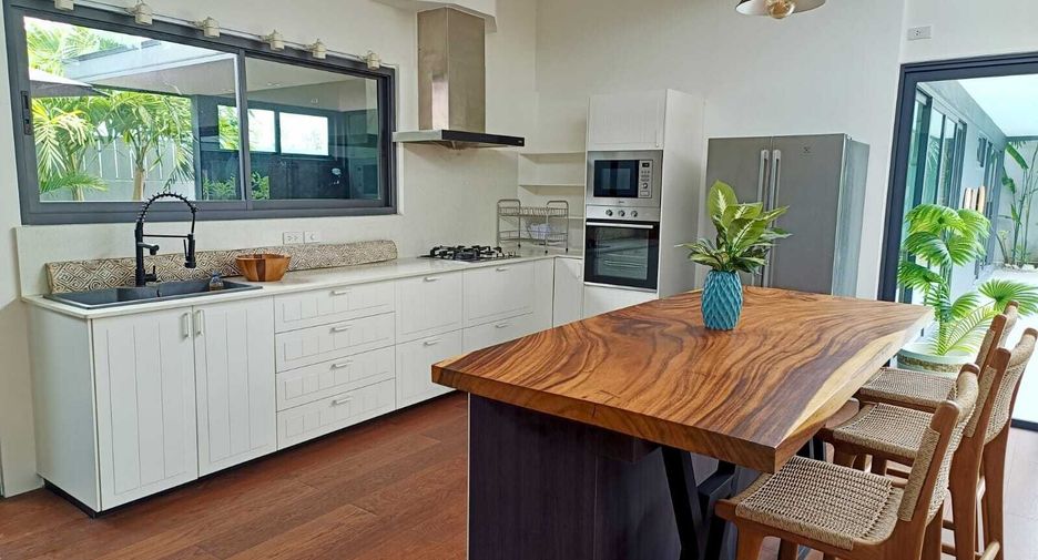 For sale 4 ベッドルーム villa in Mueang Phuket, Phuket