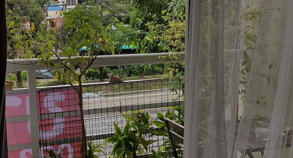 For sale studio condo in Phra Khanong, Bangkok