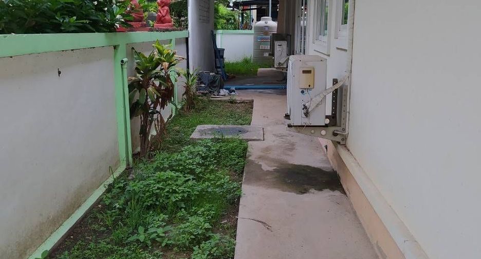 For sale and for rent 5 bedrooms house in Mueang Chiang Mai, Chiang Mai