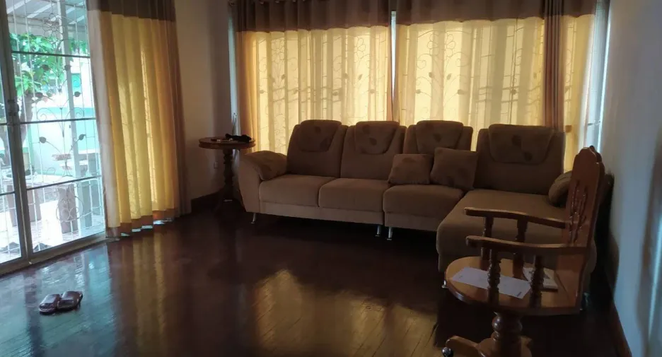 For sale and for rent 5 bedrooms house in Mueang Chiang Mai, Chiang Mai