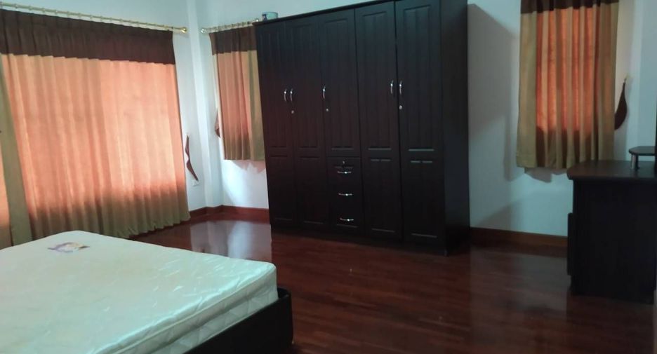 For sale and for rent 5 bedrooms house in Mueang Chiang Mai, Chiang Mai