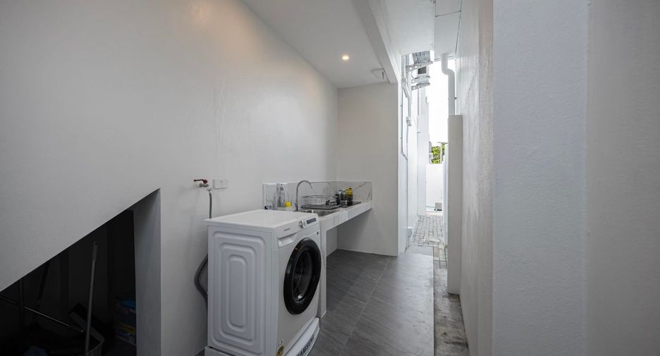 For rent 4 bedrooms villa in Hang Dong, Chiang Mai