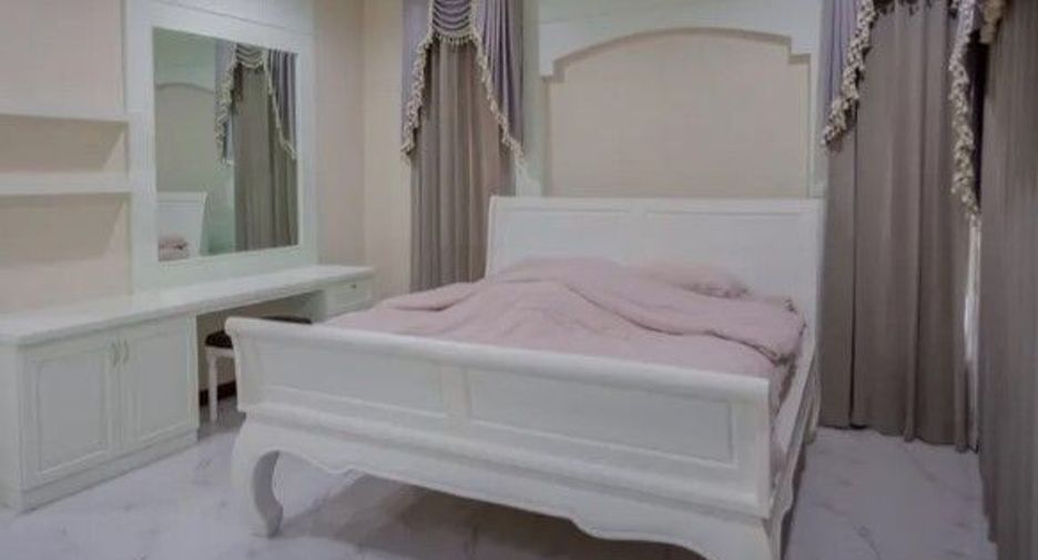 For rent 5 bedrooms house in San Sai, Chiang Mai